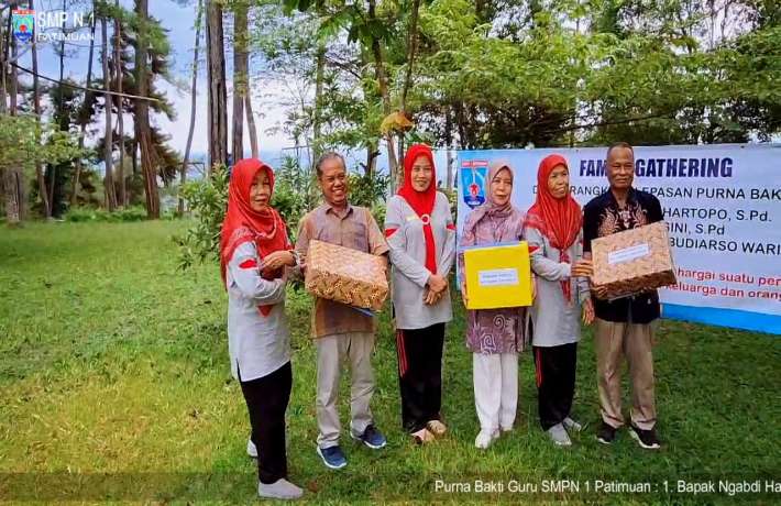 Purna Bakti Guru SMPN 1 Patimuan